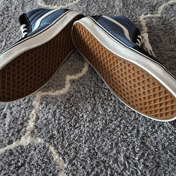 Vans High-Top Sneakers in Black and Blue - Picture 4 of 4